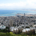 https://commons.wikimedia.org/wiki/File:View_of_Haifa_downtown_and_bay.JPG